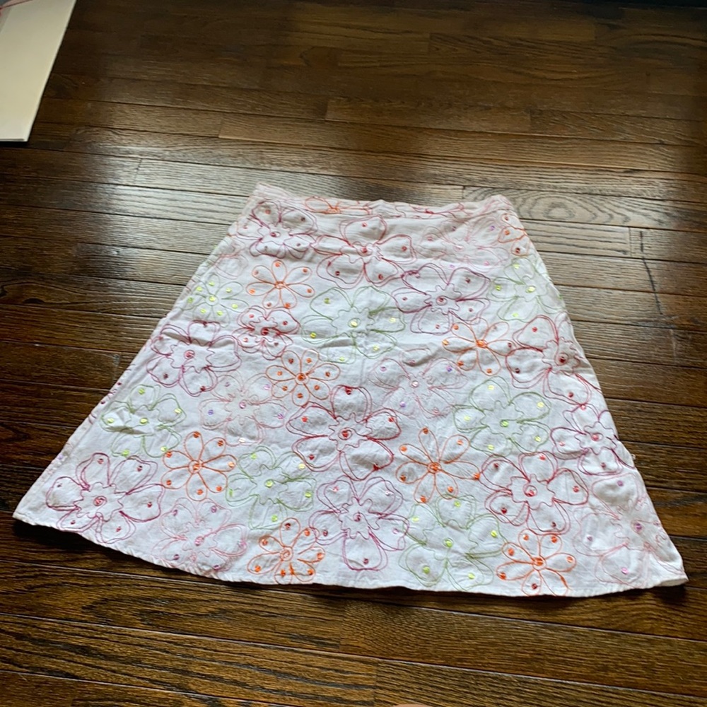 white floral sewn sequins skirt